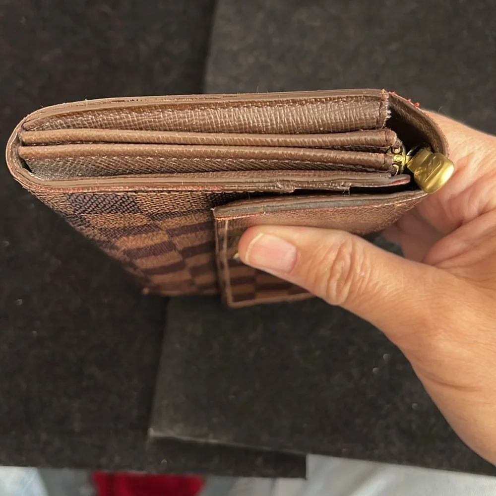 Louis Vuitton Damier Ebene Sarah Women Wallet. MA125 - Picture 5 of 13